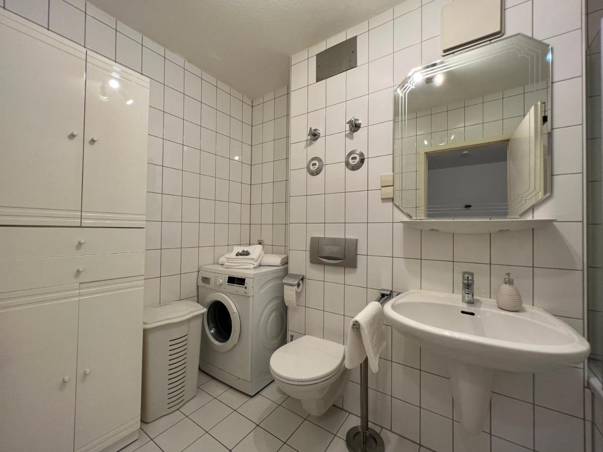Maisonette Penthouse Fuer 8 Personen By Rabe - Free Netflix & Kostenloser Parkplatz & Grosse Terrasse Karlsruhe Ngoại thất bức ảnh
