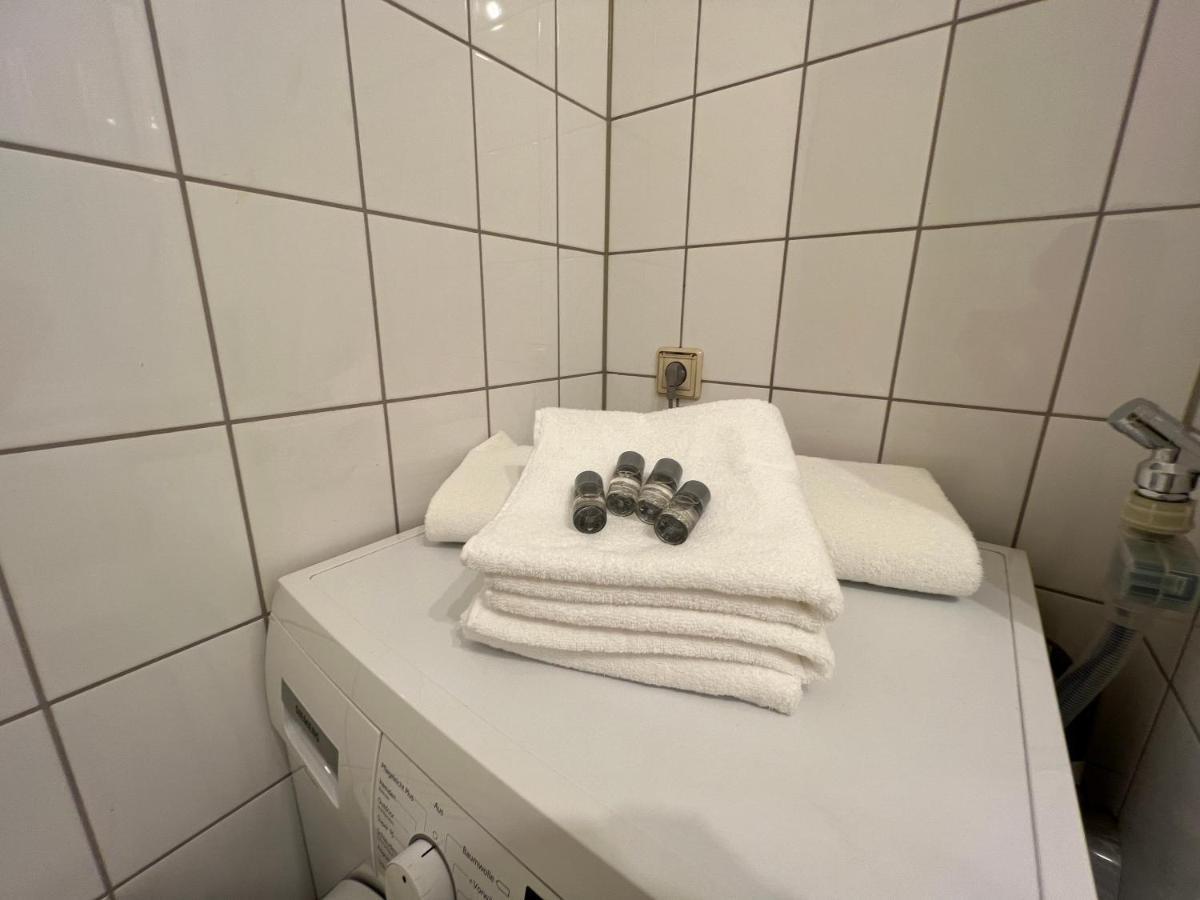 Maisonette Penthouse Fuer 8 Personen By Rabe - Free Netflix & Kostenloser Parkplatz & Grosse Terrasse Karlsruhe Ngoại thất bức ảnh